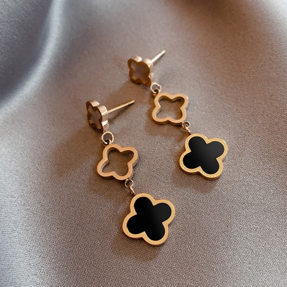 Beautiful elegant Earrings - Picture 2 of 6